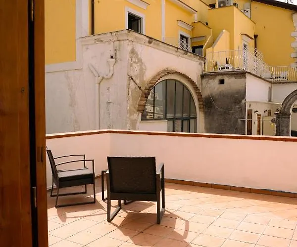 بيت ضيافة Residenza Ester 4*